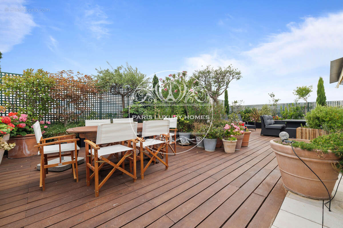 Exceptionnel penthouse avec terrasse à Paris 16ème ! - photo 3