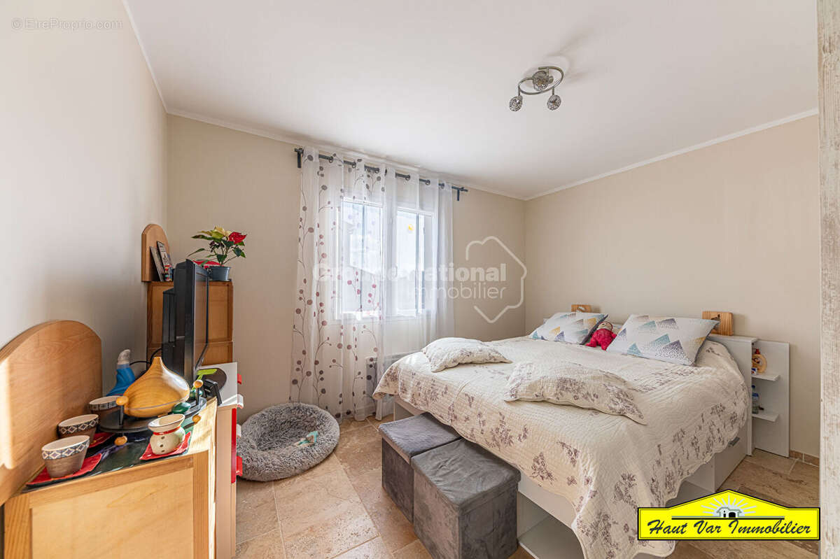 Maison à GREOUX-LES-BAINS