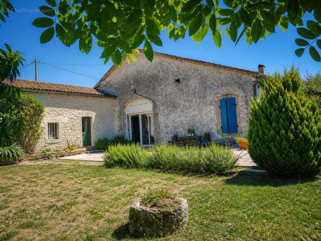 Maison de 10 pièces de 250 m² à Pardaillan - photo 2