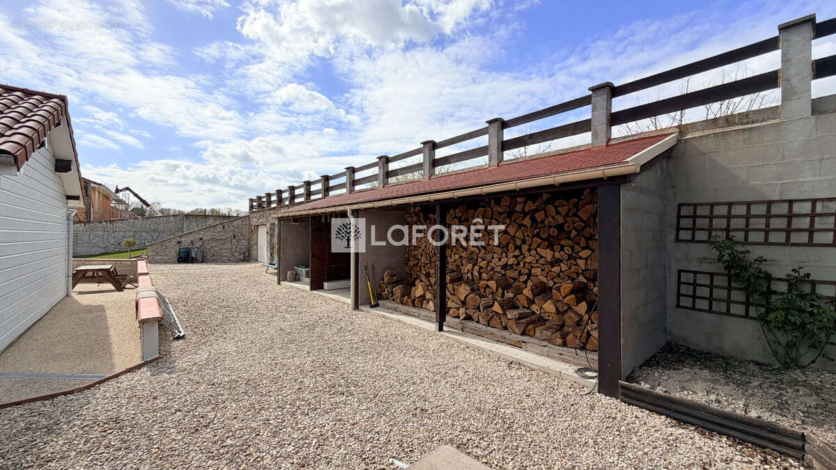 Maison à DOMMARTIN-VARIMONT