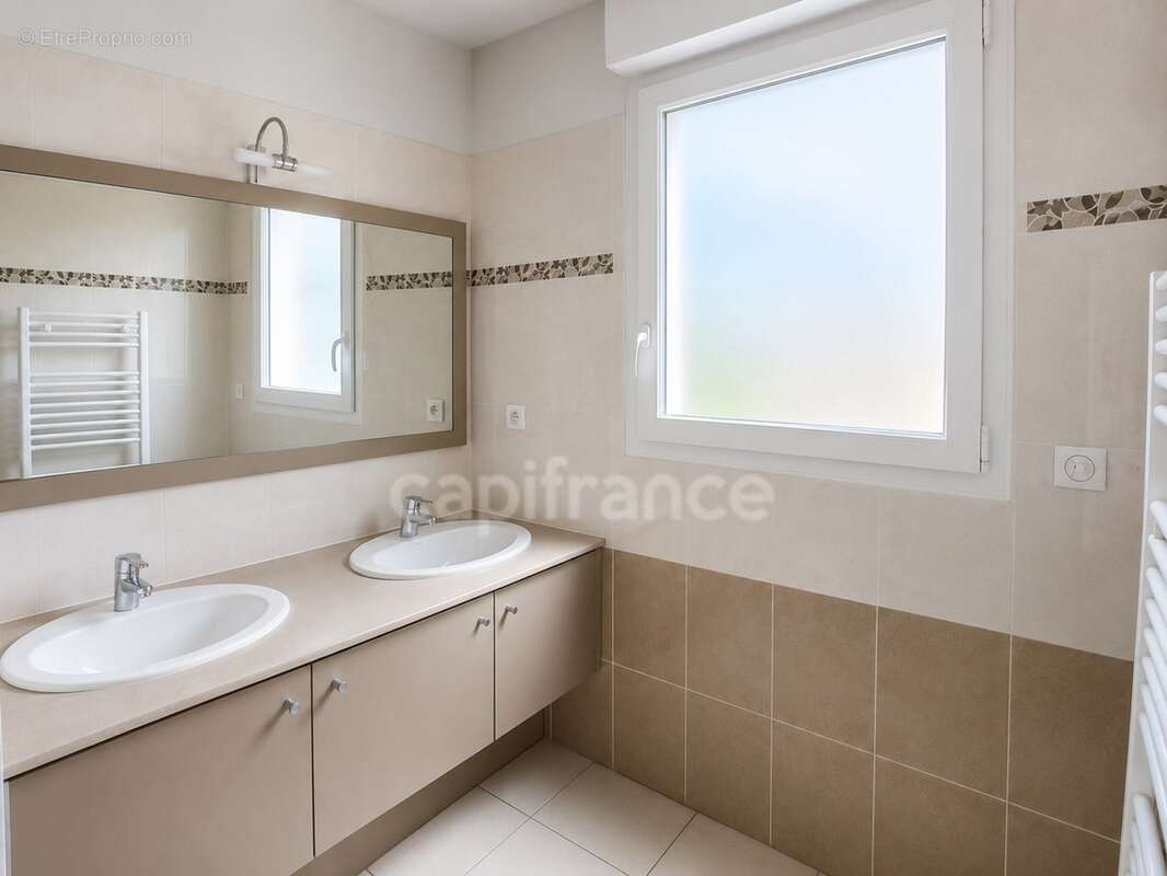 Appartement T4 de standing avec terrasse, climatisation, garage et aperçu mer - photo 9