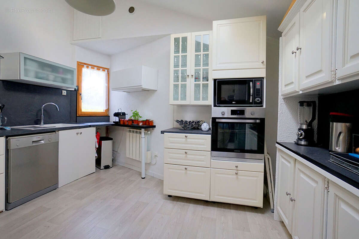 Maison à MEZIERES-SUR-SEINE