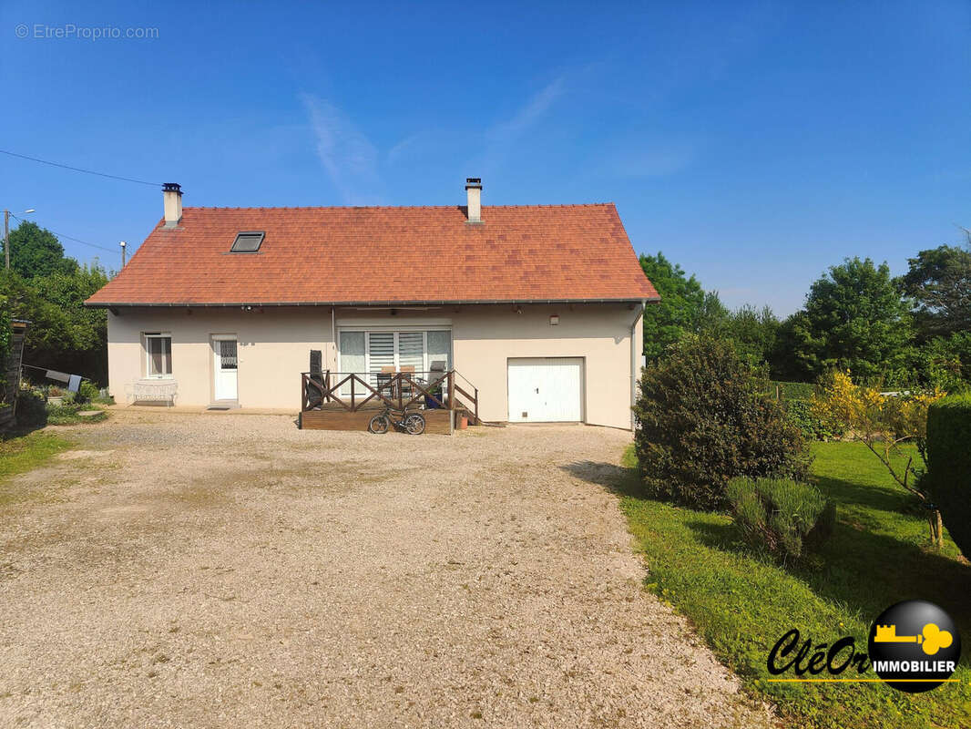 Maison à PIERRE-DE-BRESSE