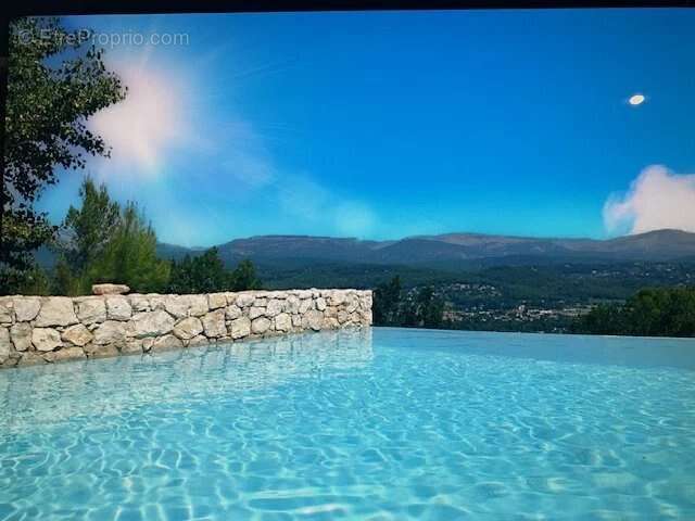 Maison à TOURRETTES