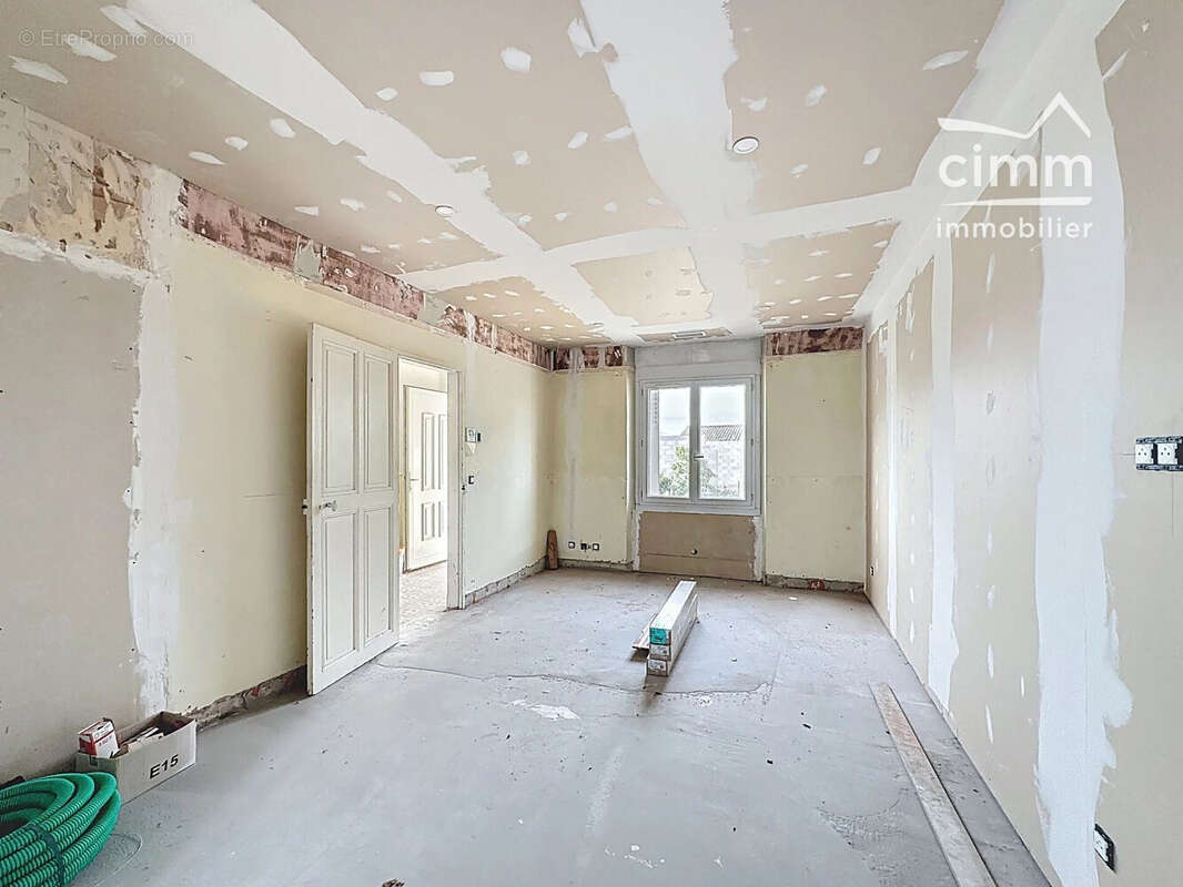 Maison à PERNES-LES-FONTAINES