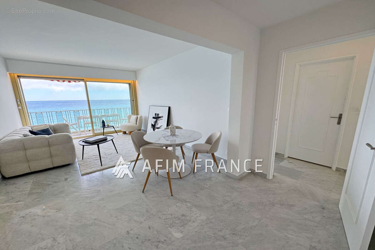 Appartement à ROQUEBRUNE-CAP-MARTIN
