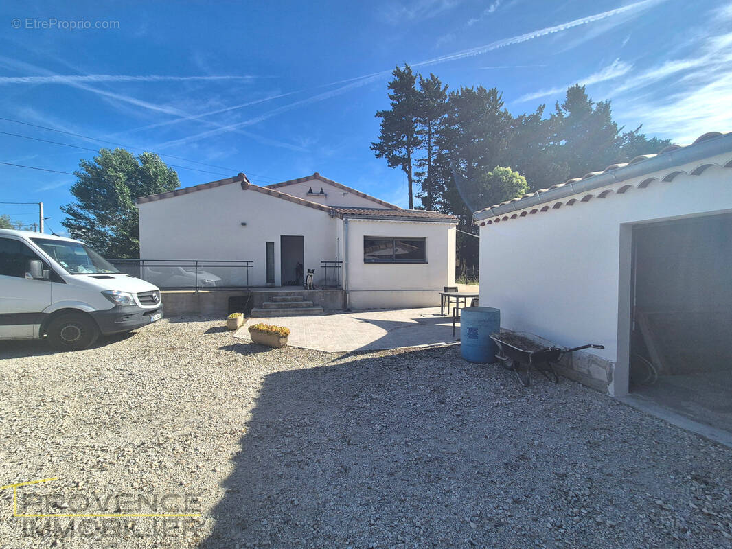 Maison à MONTELIMAR