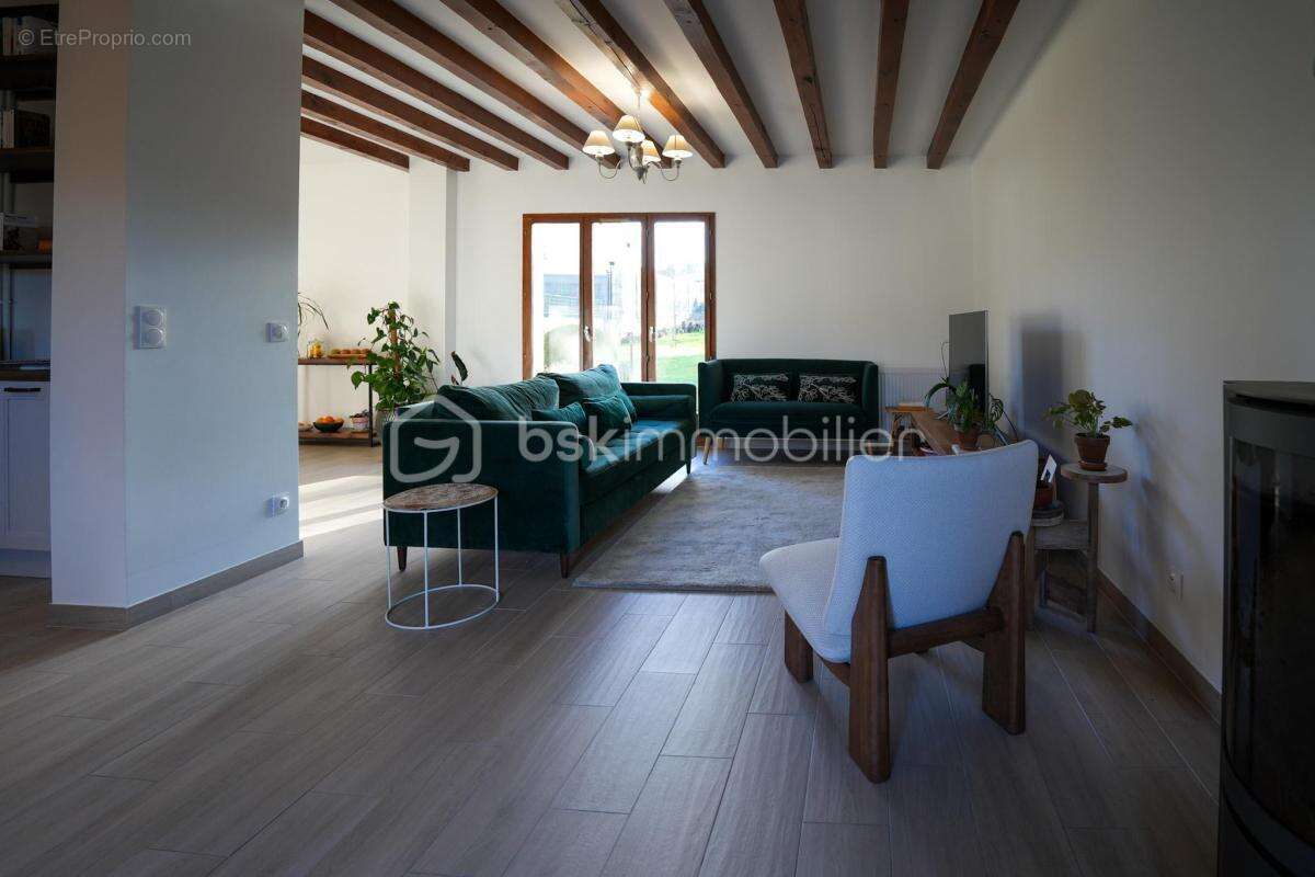 Maison à MONTEVRAIN