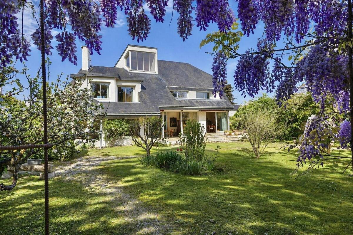 Maison à SAINT-SEBASTIEN-SUR-LOIRE