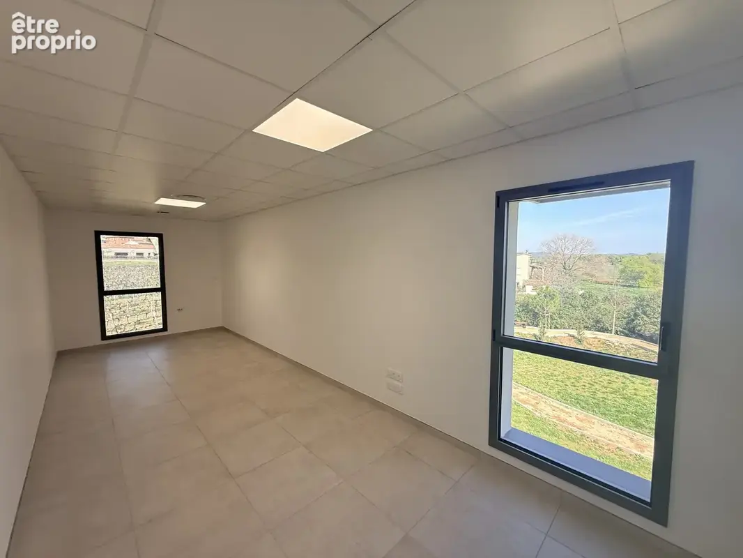 Bureau 21 m2 à Lorgues - photo 2
