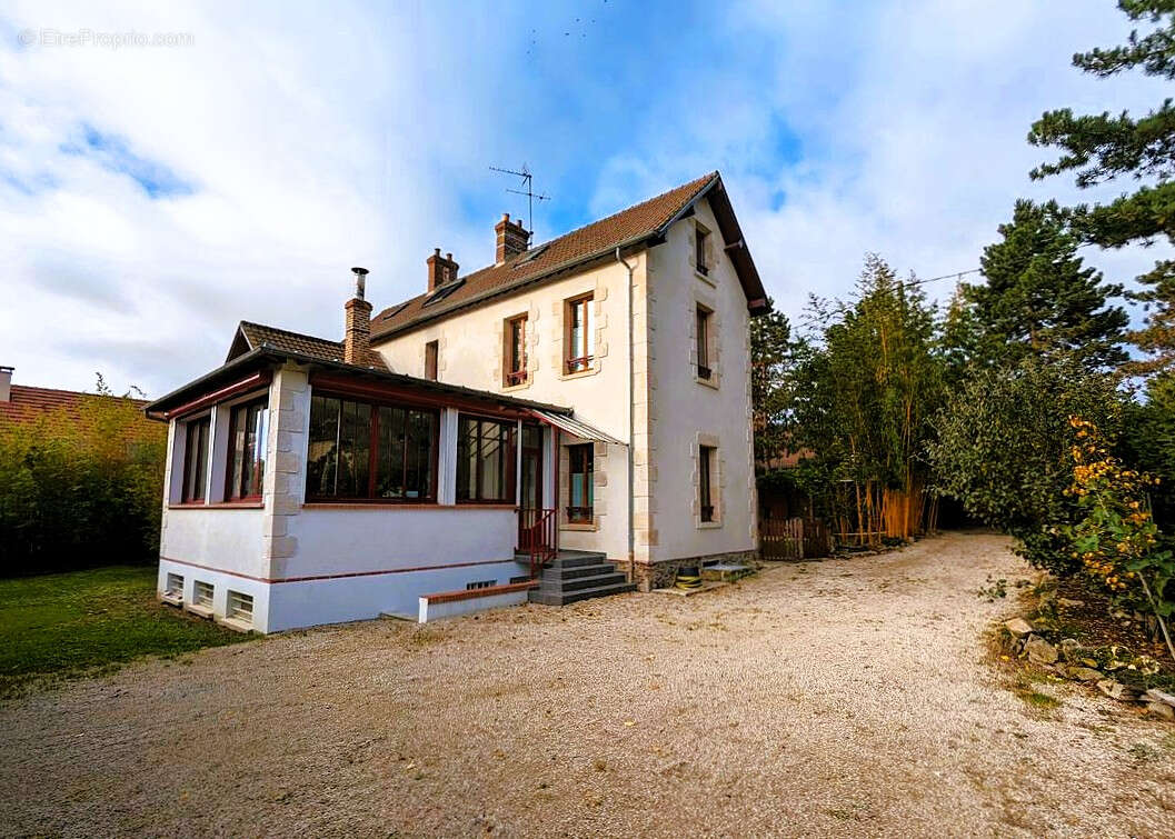 Maison à BEAUCHAMP