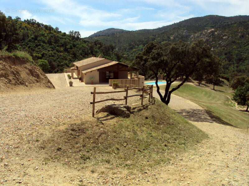 Maison à PLAN-DE-LA-TOUR