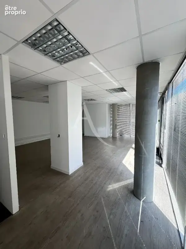 A VENDRE : Local commercial 141 m2 situé rue Chaptal à Montpellier (34000) - photo 7