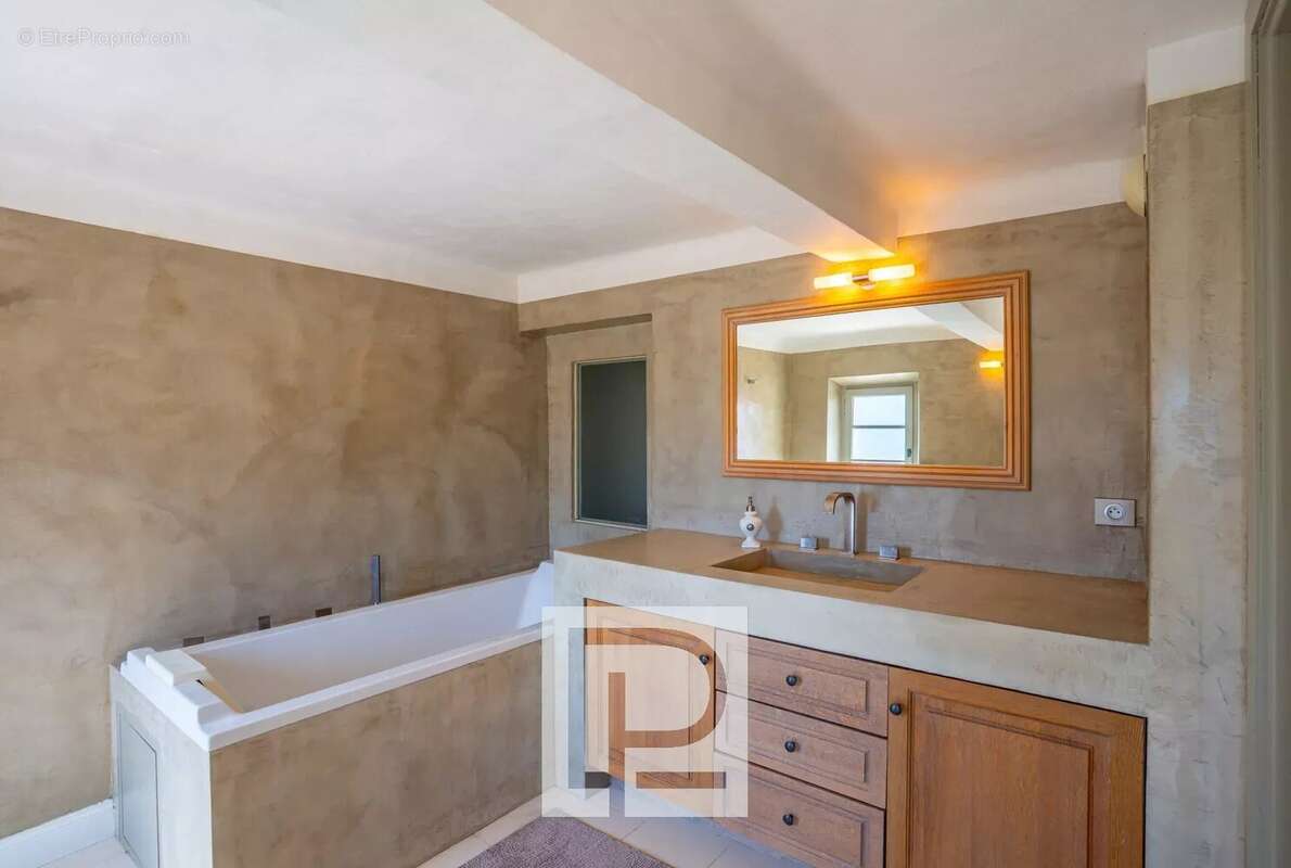 Maison à MOUANS-SARTOUX