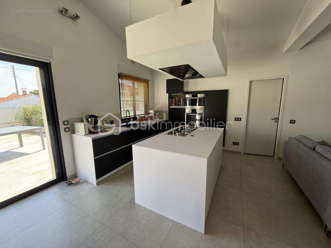 Villa plain pied frontignan- 3 chambres- piscine - photo 3