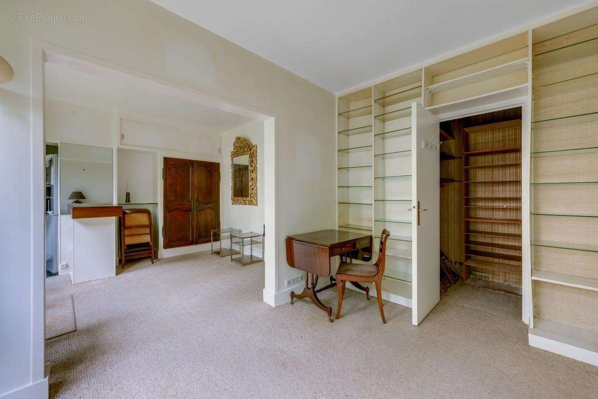 Appartement à LA CELLE-SAINT-CLOUD