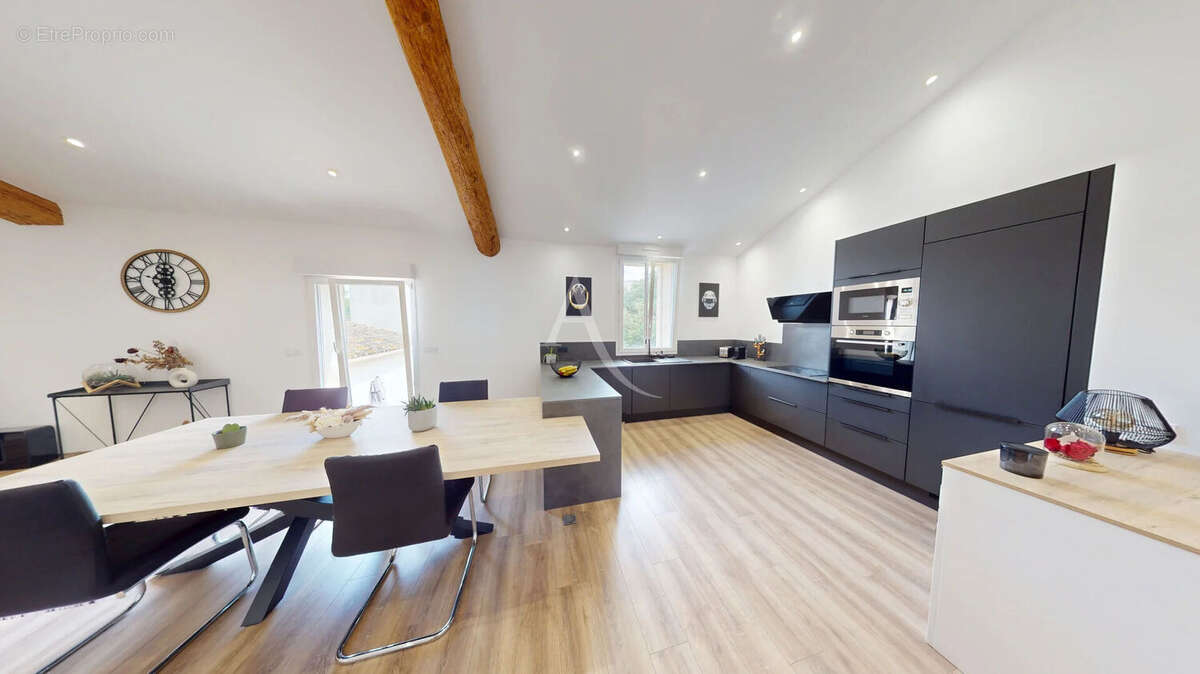 A VENDRE Maison de ville exceptionnelle MANDUEL P8 - photo 2
