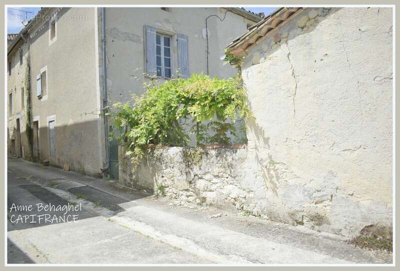Maison à LAMONTJOIE