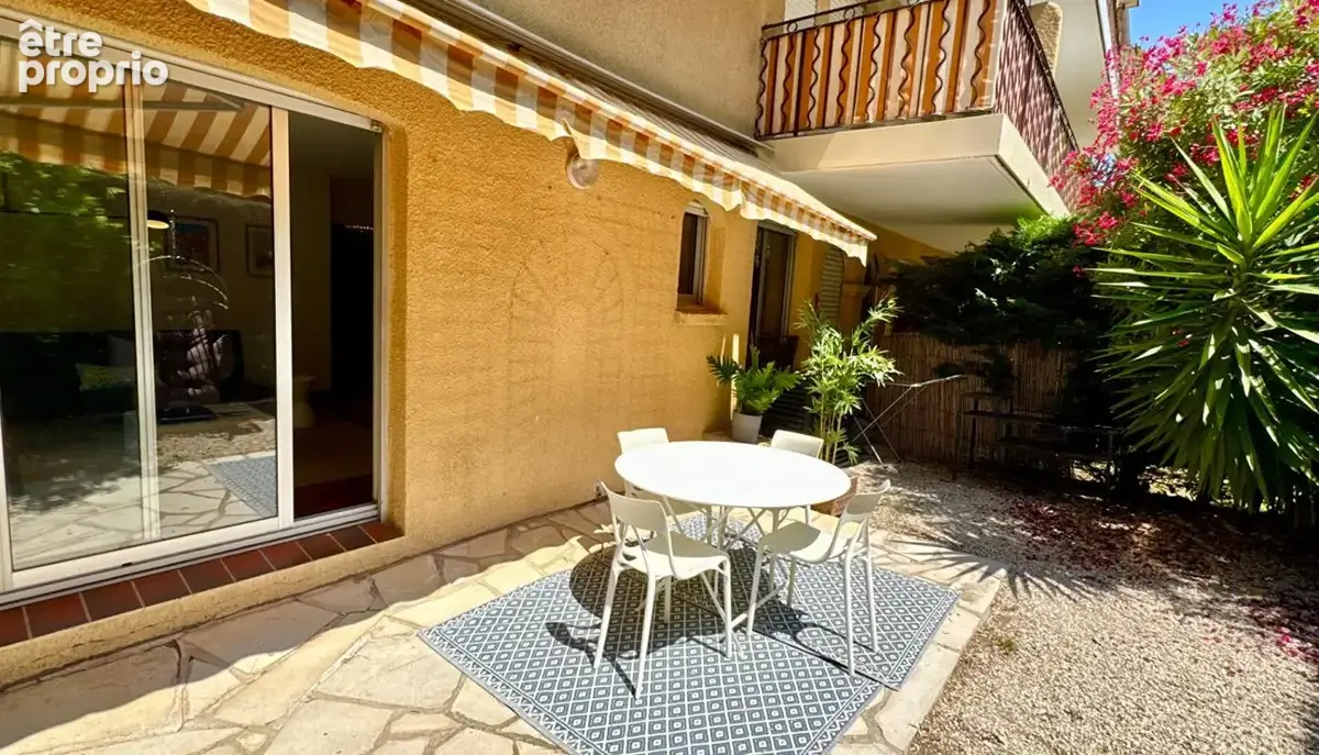 Saint Tropez - Appartement de 65m² avec jardin et piscine - photo 11