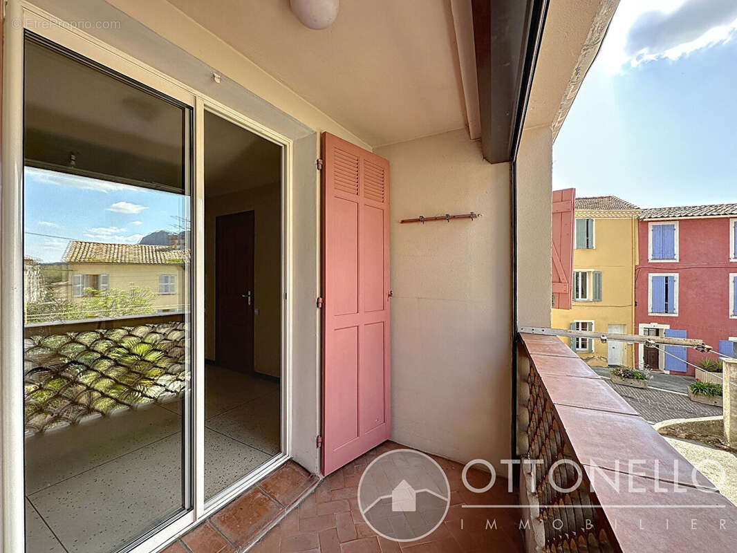 Maison à ROQUEBRUNE-SUR-ARGENS