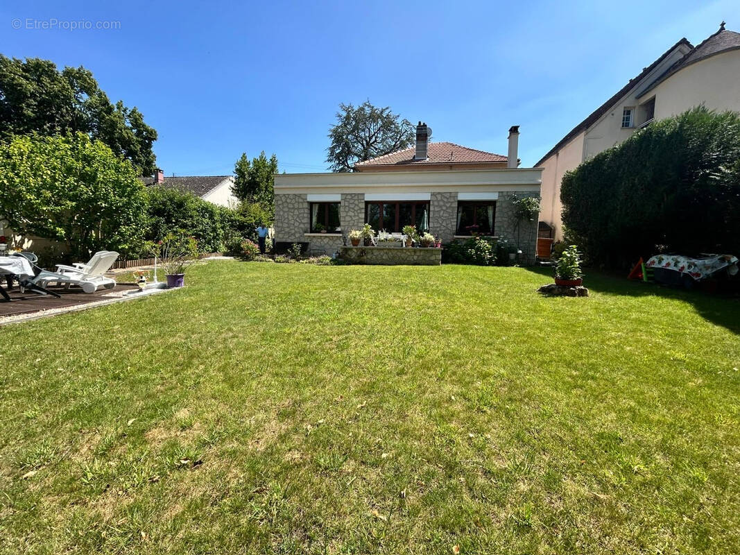 Maison à BONNIERES-SUR-SEINE