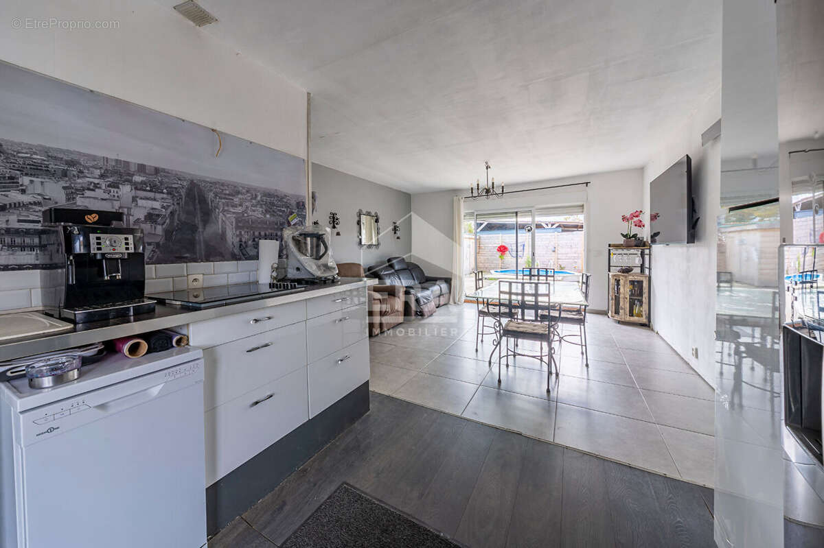 Maison à SAINT-GERMAIN-LES-ARPAJON