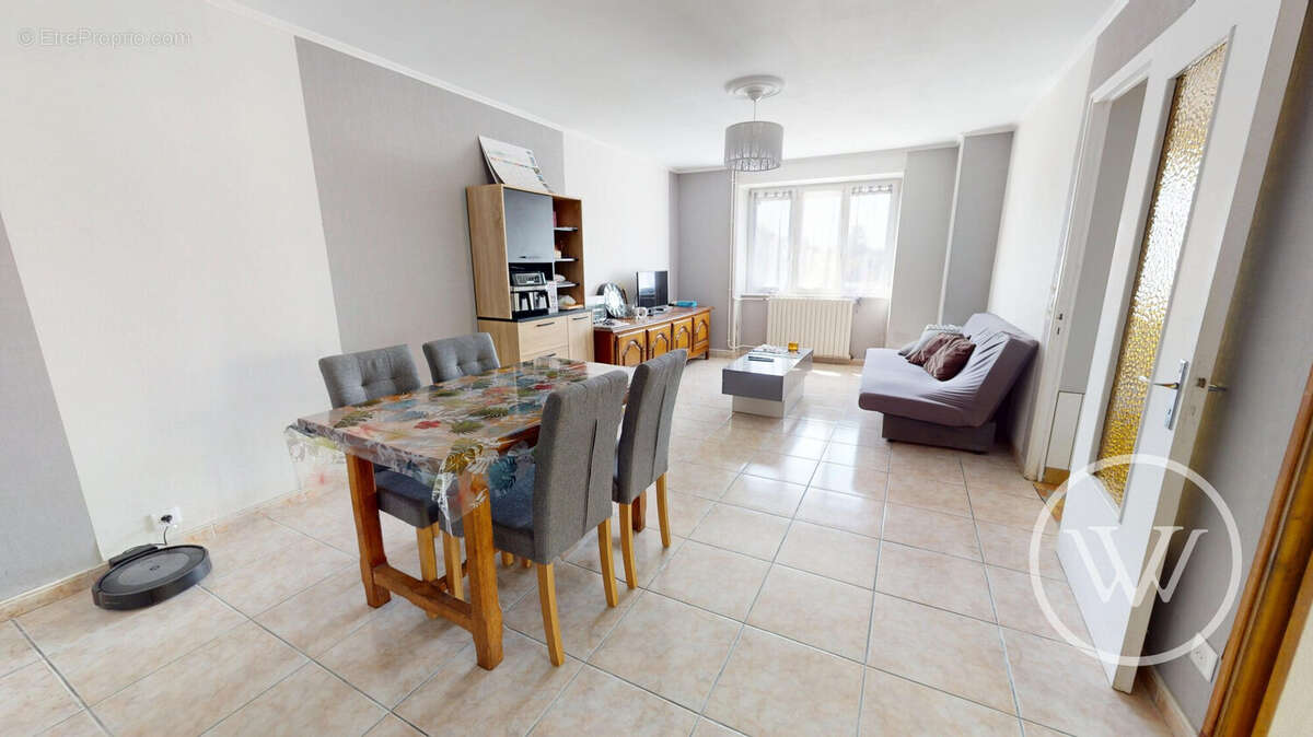 Appartement à RUREY