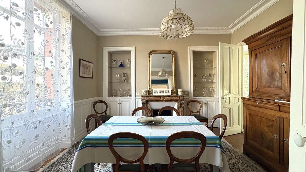 Maison de maitre de type t8 de 202 m2 avec piscine - photo 9