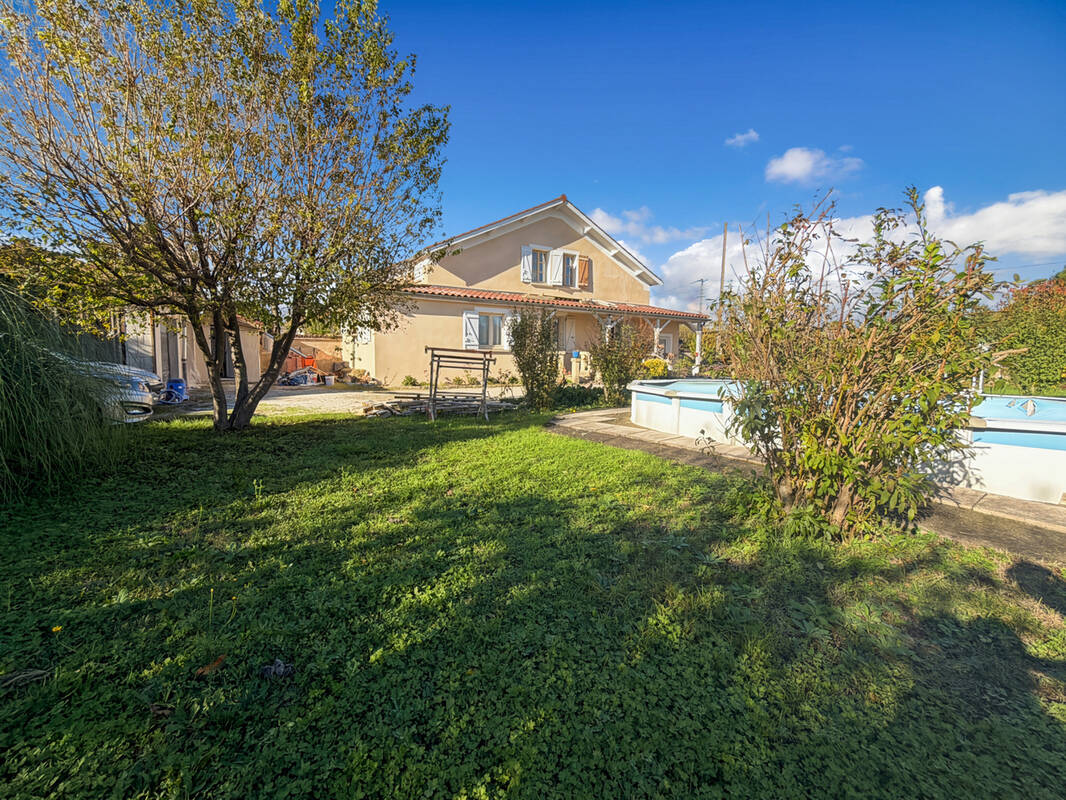 Maison à AMBERIEUX