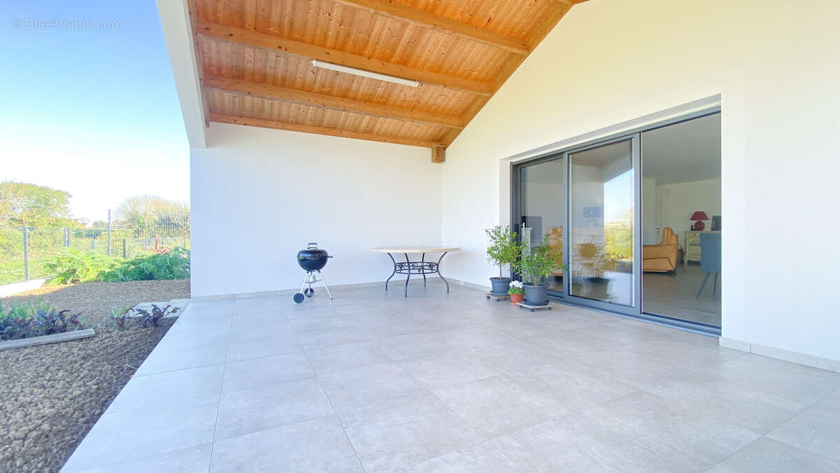 Maison à SAINT-VINCENT-SUR-JARD