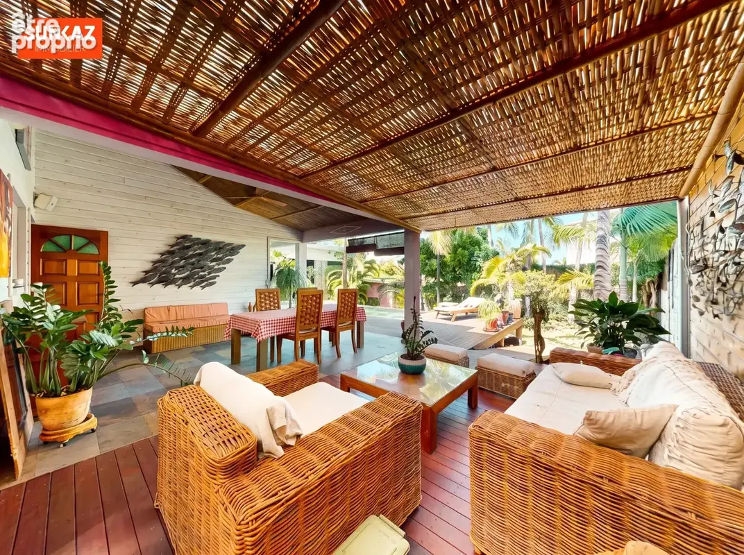 Maison 5 pièces 257 m² à vendre à Saint-Pierre (97410) - photo 4