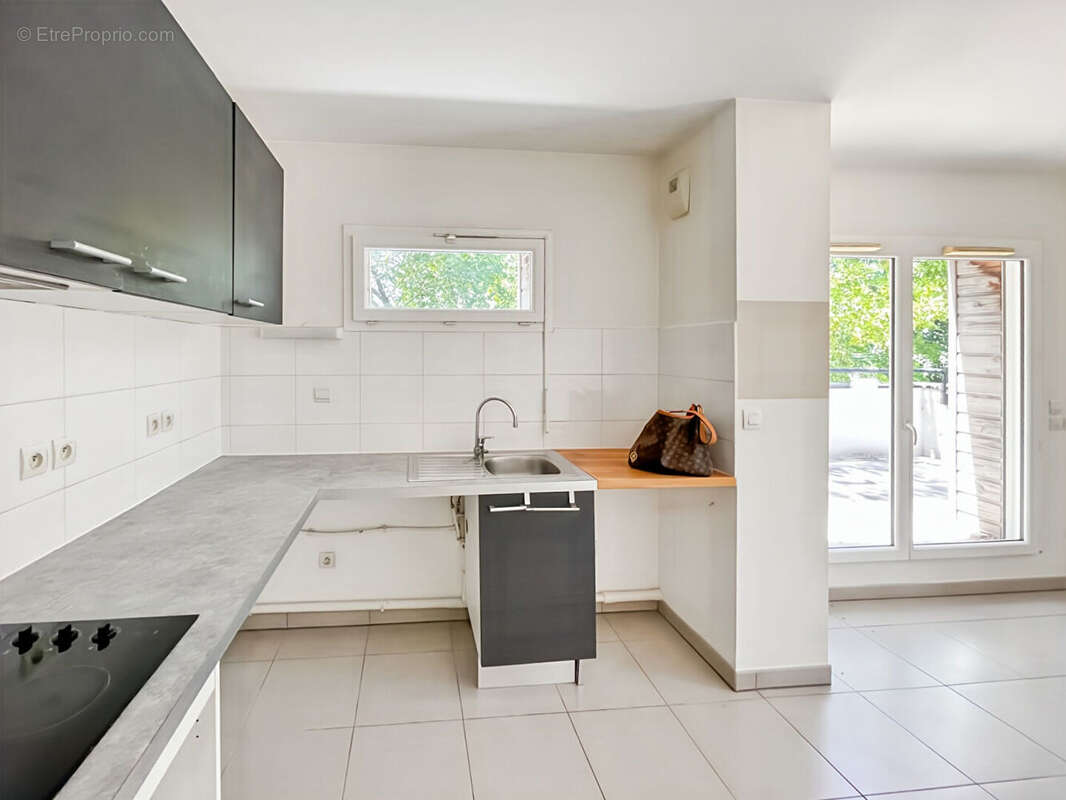 DERNIER ETAGE 3 terrasses Plein centre - photo 7