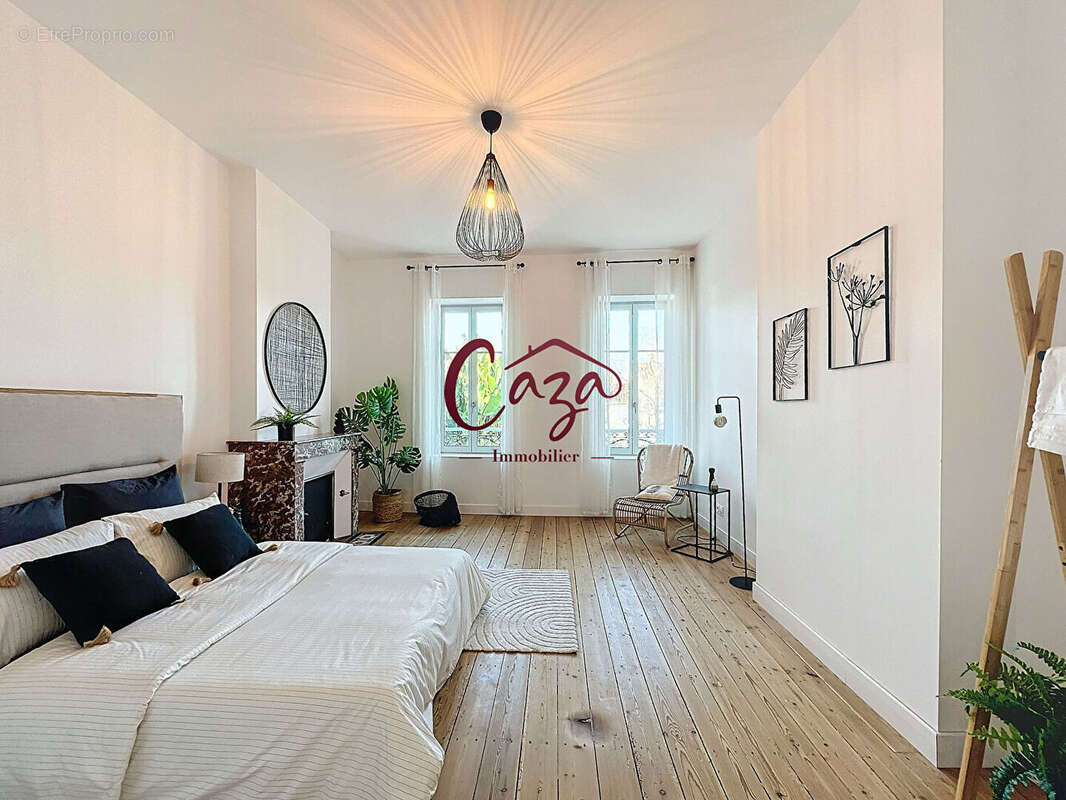 Maison à CAMBLANES-ET-MEYNAC