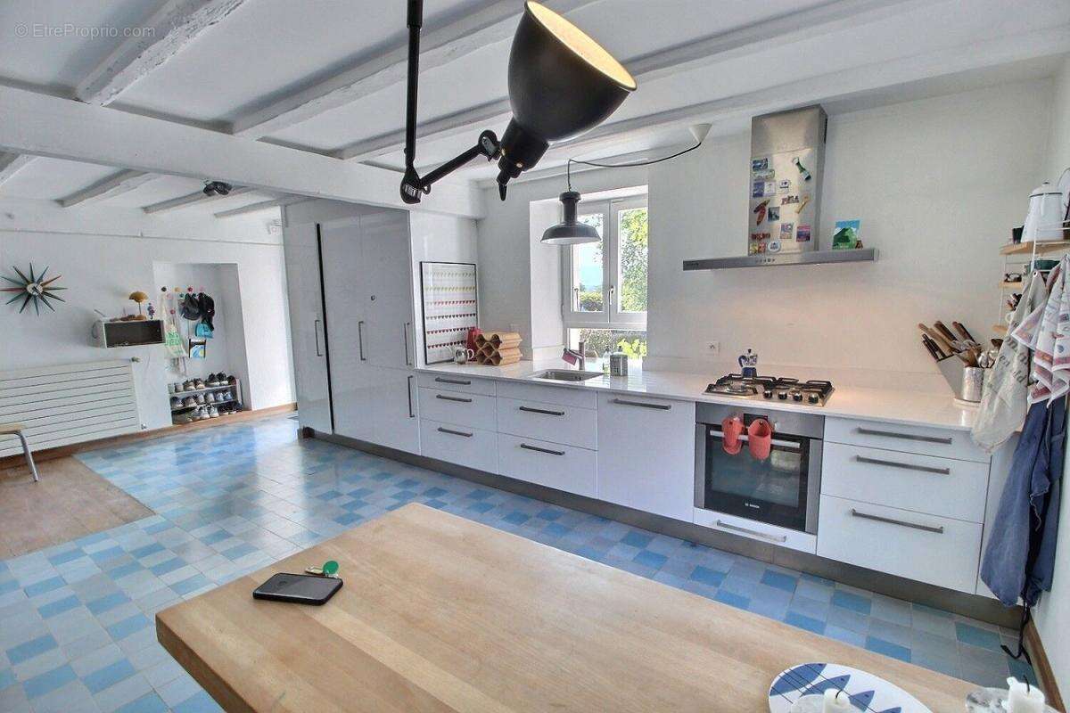 Magnifique ferme de caractère rénovée à Massongy – Environ 350 m² de surface utile - photo 3
