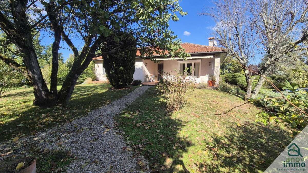 Maison à MOUTHIERS-SUR-BOEME