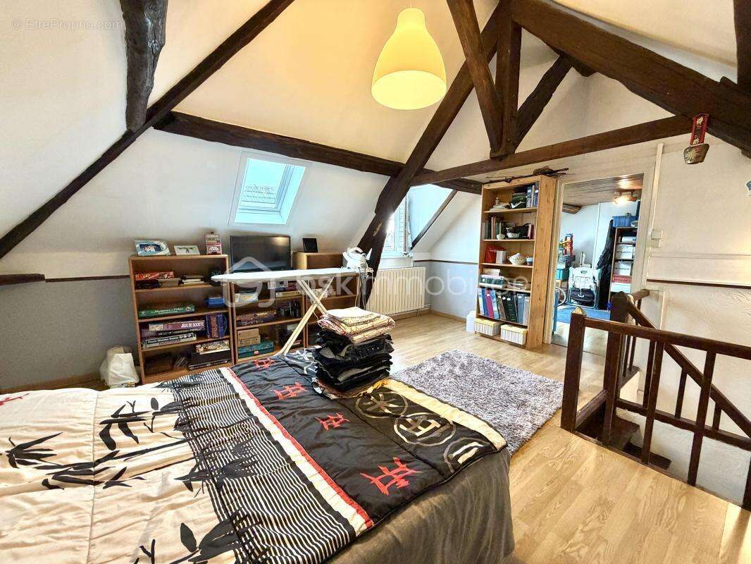 Maison à SAINT-ETIENNE-DU-ROUVRAY