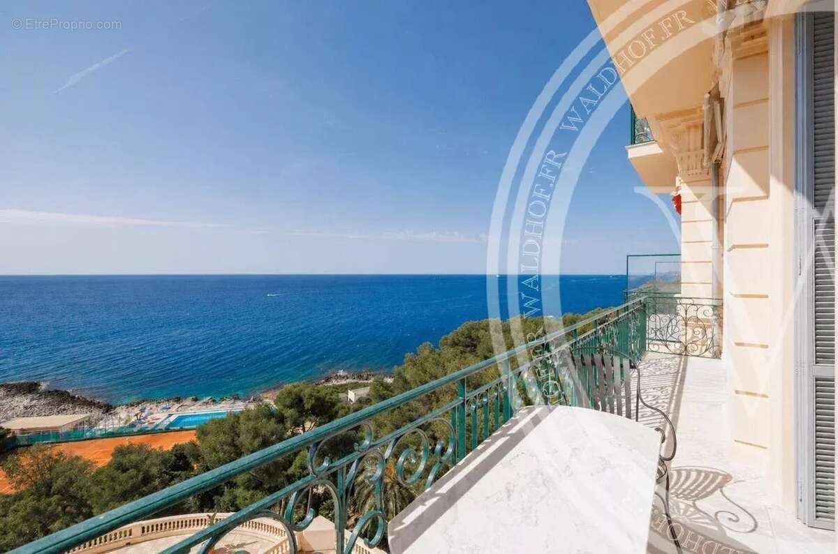 Appartement à ROQUEBRUNE-CAP-MARTIN
