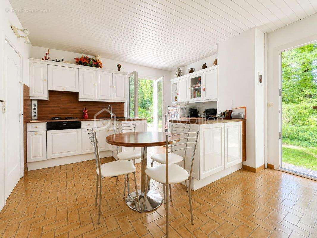 Maison à EGREVILLE