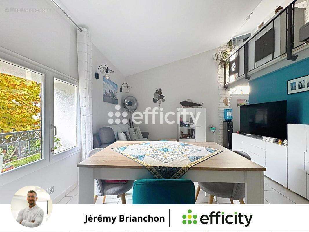 Appartement à VENELLES