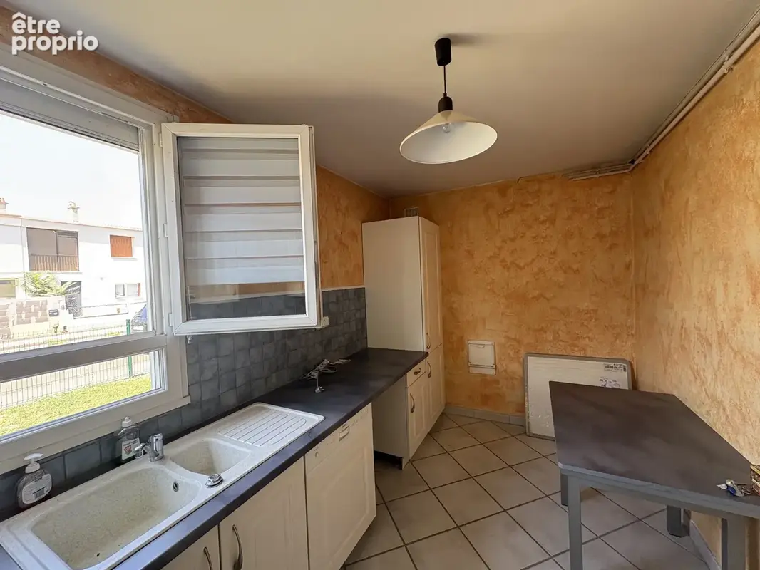 Situé à Clermont-Ferrand, appartement type 3. - photo 3