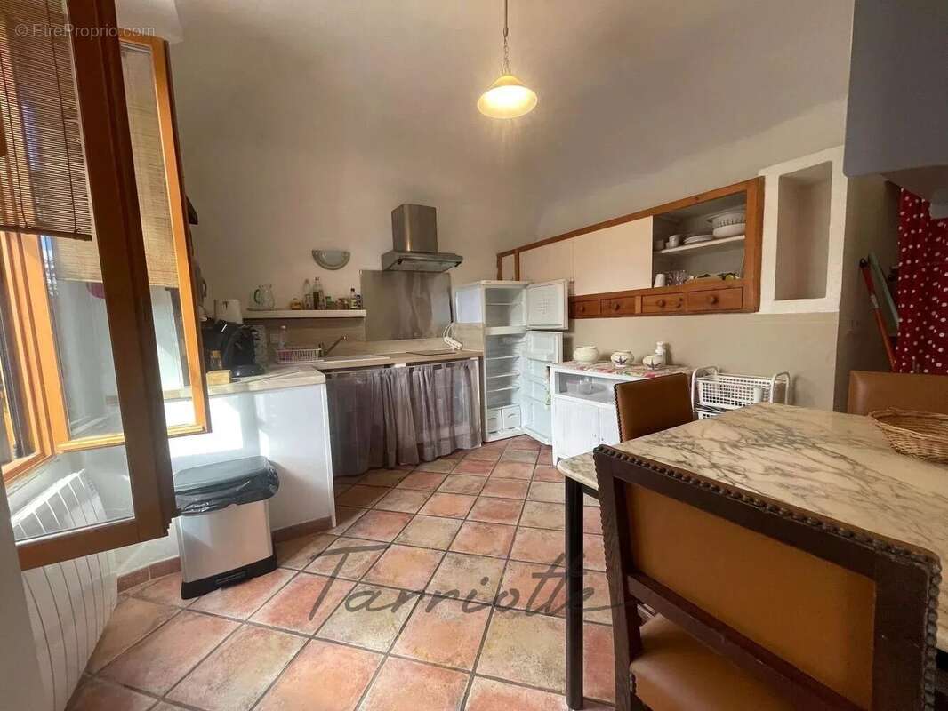 Appartement à SAINT-MARTIN-SUR-LAVEZON