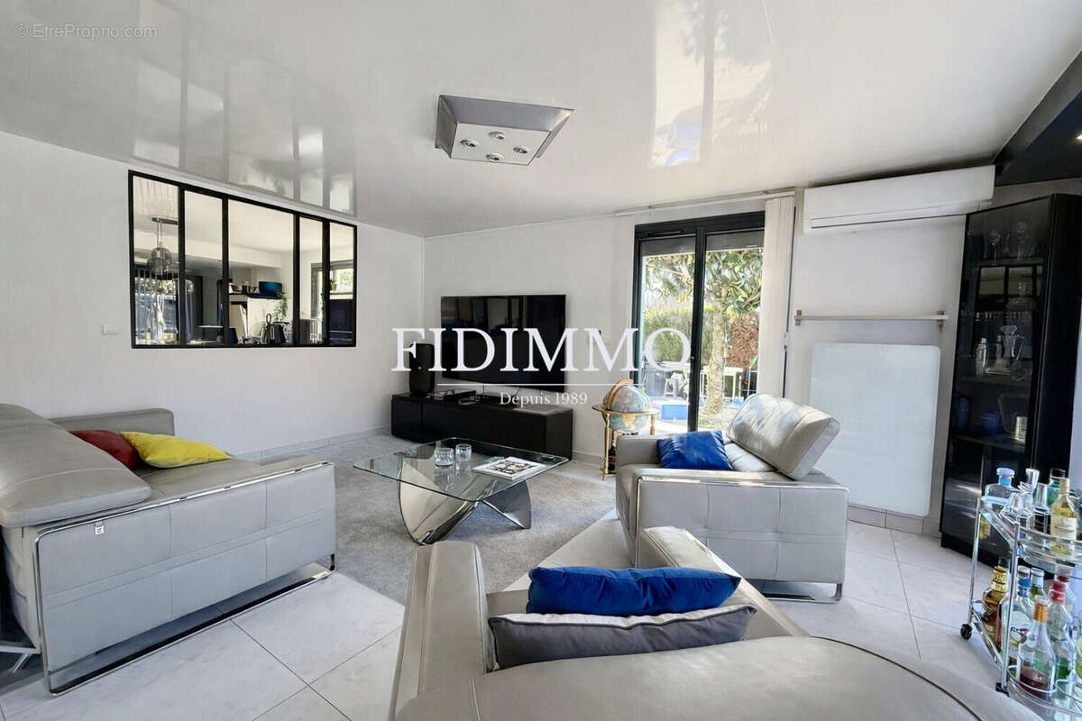 Maison à CHENNEVIERES-SUR-MARNE