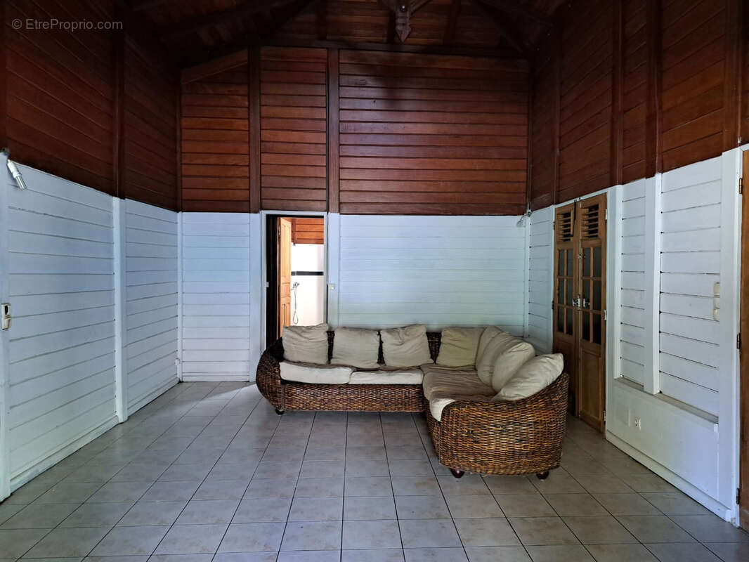 Maison à CAPESTERRE-BELLE-EAU