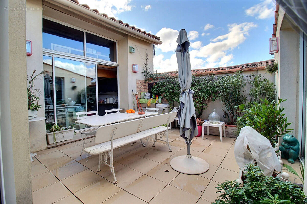 Appartement à MAUGUIO