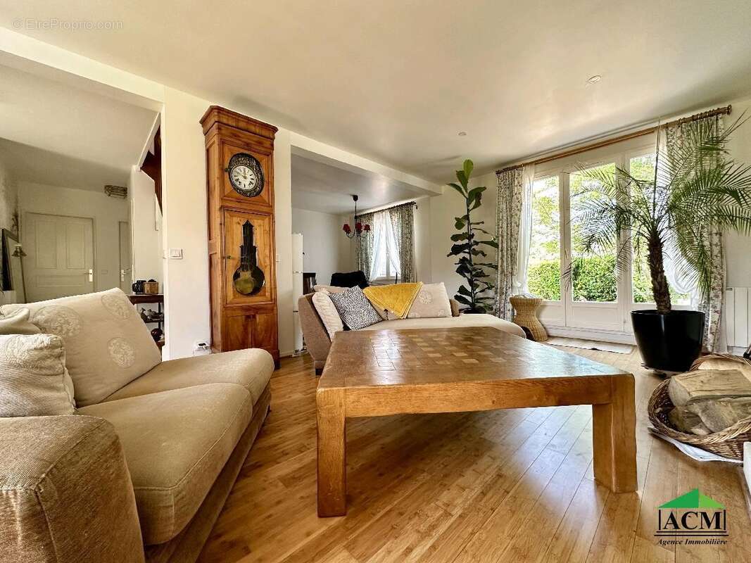 Maison à MERY-SUR-OISE