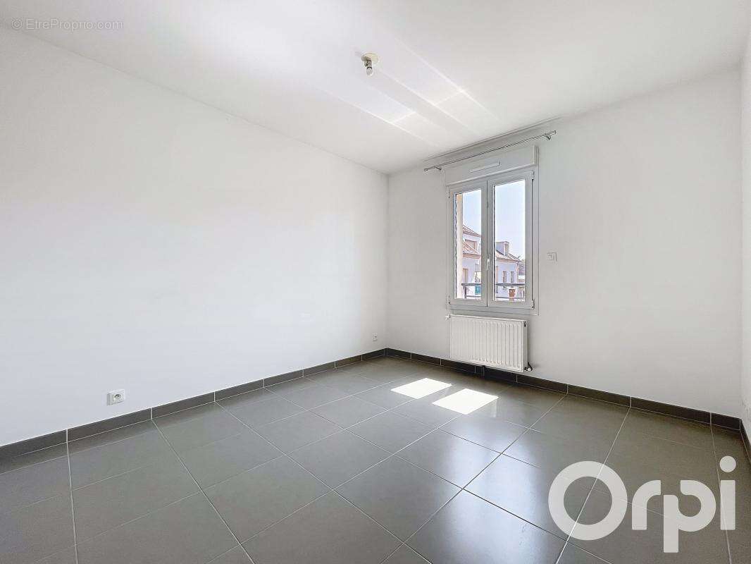 Appartement à CHILLY-MAZARIN