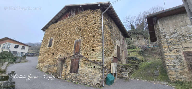 Maison à BETTON-BETTONET