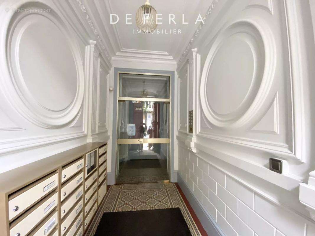 Appartement à PARIS-14E