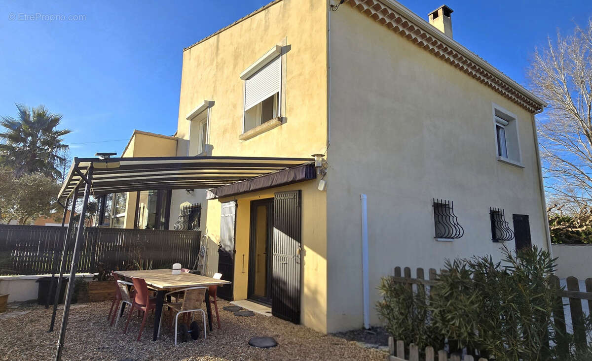 Maison à L'ISLE-SUR-LA-SORGUE