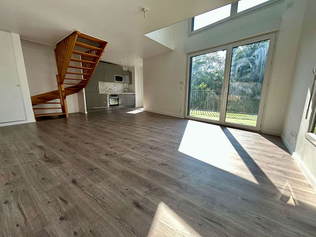 Appartement Poissy 4 pièce(s) 80.40 m2 - photo 2